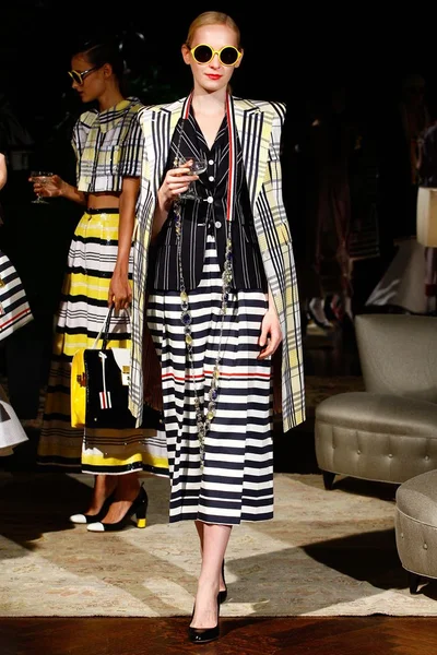 Look 12